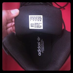 adidas all black tubular